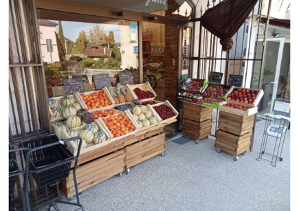 A Vendre Fonds de commerce de vente fruits et légumes place du village Voreppe