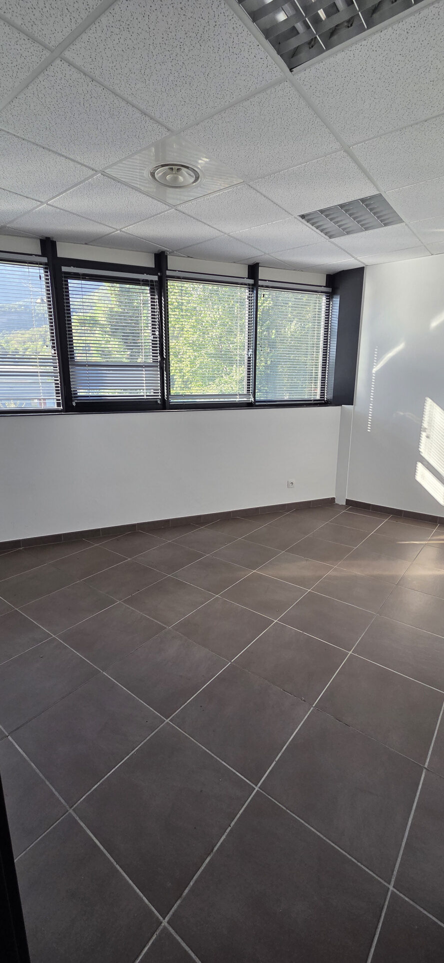 A LOUER BUREAU 50 m2 Zone ACTIPOLE Veurey Voroize