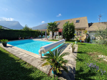 Voreppe villa 119 m2 avec piscine