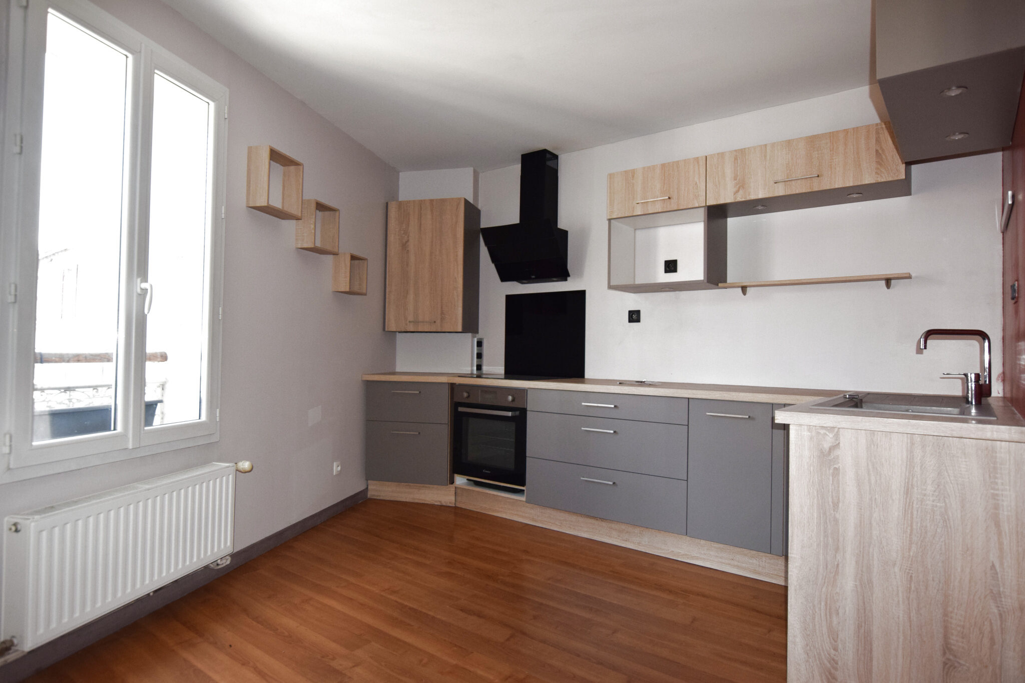 T3 DUPLEX 69m2/ ou 75m2 hors carrez. Moirans centre village.